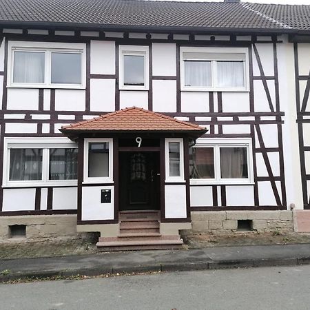 Monteurzimmer Oberlistingen Zweibettzimmer Mit 2 Baedern Breuna Esterno foto