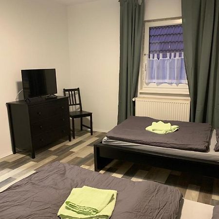 Monteurzimmer Oberlistingen Zweibettzimmer Mit 2 Baedern Breuna Esterno foto